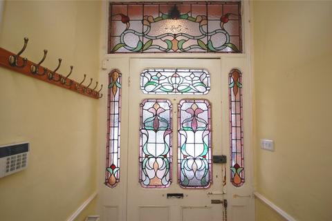 34 Redbourne Avenue, London, N3 2BS