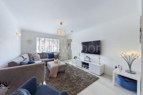 19 Gatehead Crescent, Bishopton, PA7 5QP