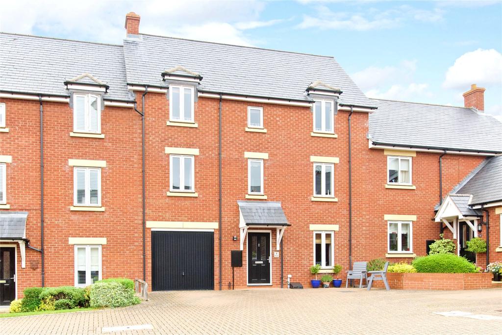 Hayes, Stony Stratford, Milton... 4 bed terraced house £500,000