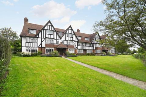 Flat 7, Inverness Court Queens Drive, London, W3 0HU
