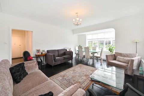 Flat 7, Inverness Court Queens Drive, London, W3 0HU