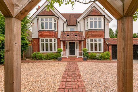 5 bedroom detached house to rent, Leatherhead