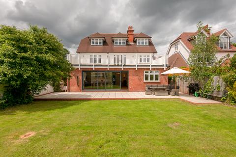 5 bedroom detached house to rent, Leatherhead