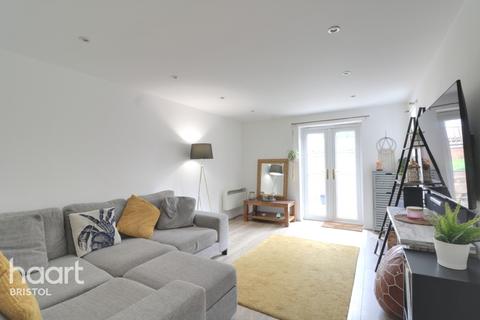 Flat 2, 45 Kingsdown Parade, Bristol, BS6 5UG