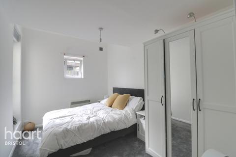 Flat 2, 45 Kingsdown Parade, Bristol, BS6 5UG