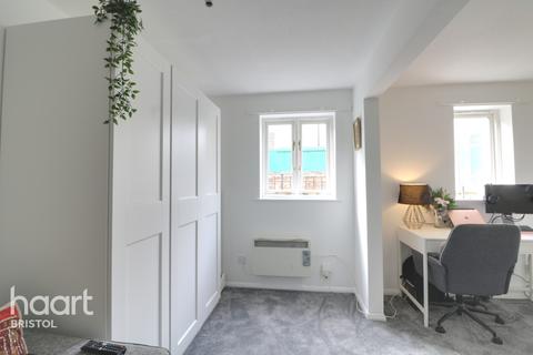 Flat 2, 45 Kingsdown Parade, Bristol, BS6 5UG