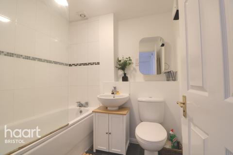 Flat 2, 45 Kingsdown Parade, Bristol, BS6 5UG