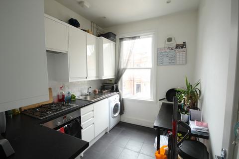 1 bedroom flat to rent, London Road, Town Centre, Kettering, NN16