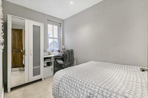 4 Blays Lane, Englefield Green, Egham, TW20 0PH