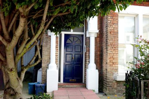 Flat 4, 2 Alexandra Grove, London, N4 2LG