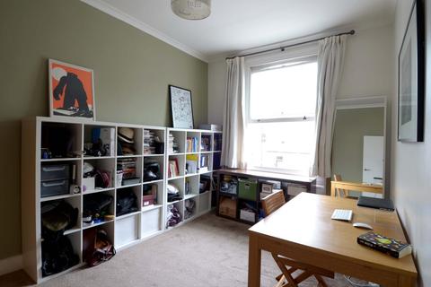 Flat 4, 2 Alexandra Grove, London, N4 2LG