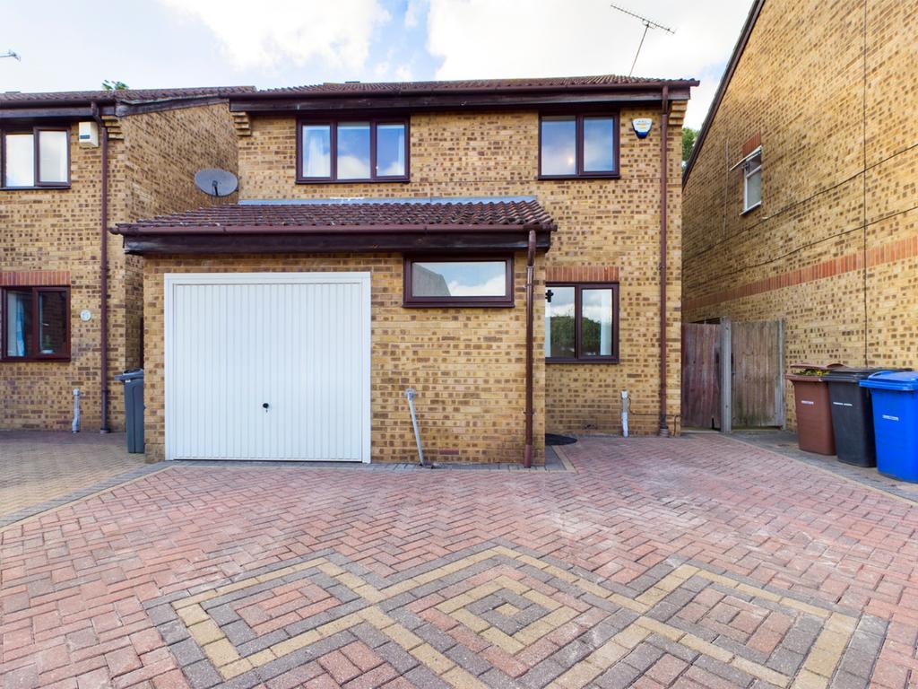 Falcon Avenue,Grays,Thurrock,RM17 6SB 4 bed detached house £400,000