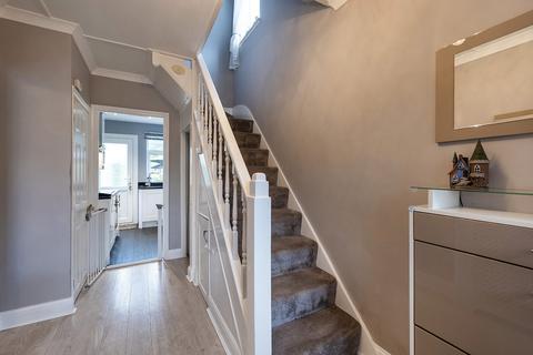 98 Preston Drive, Bexleyheath, DA7 4UE