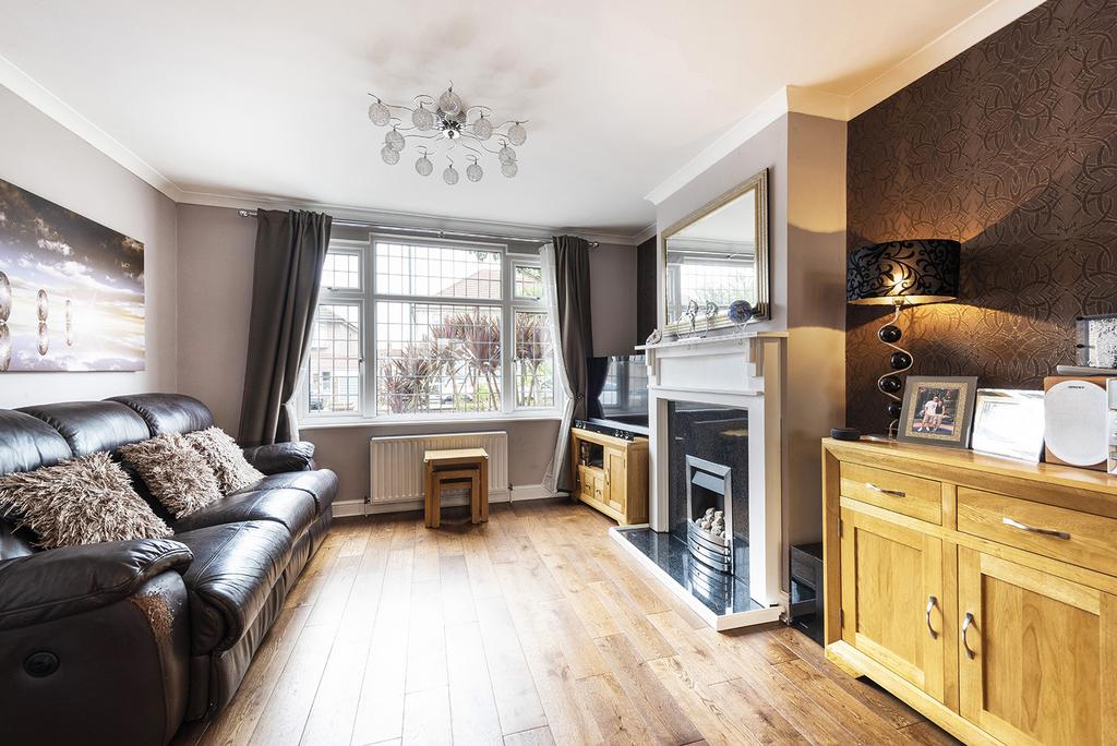 Preston Drive, Bexleyheath, Kent, DA7 3 bed semidetached house £500,000
