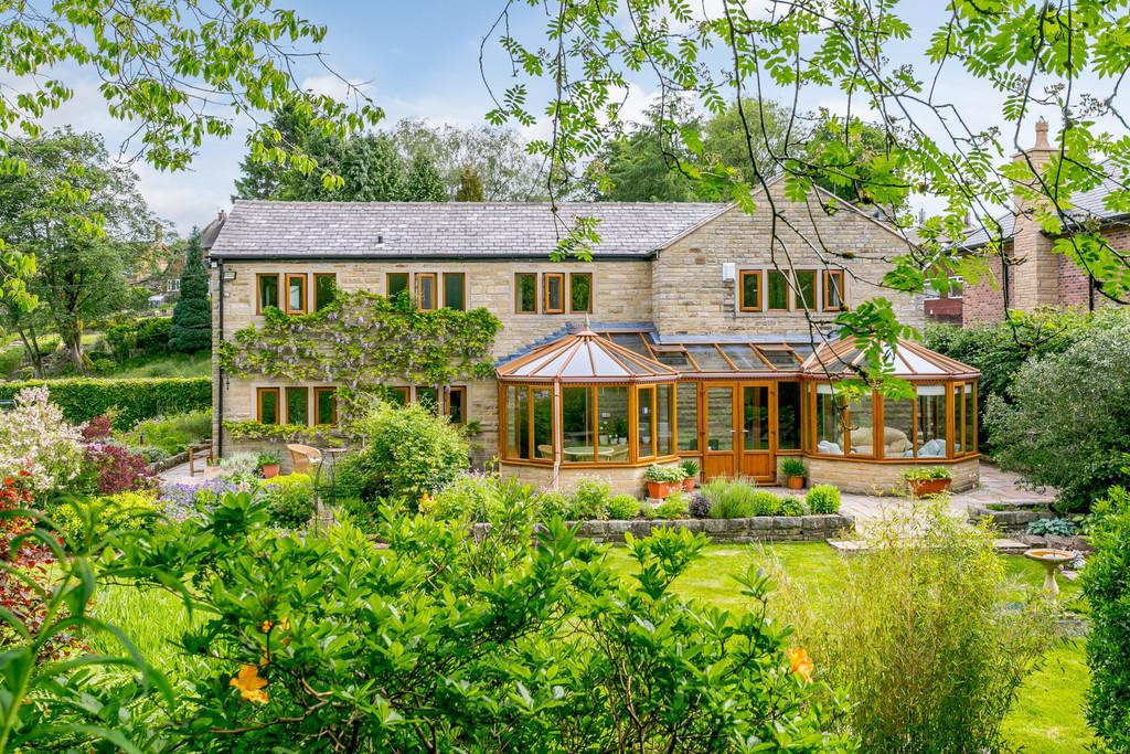 Thornley Lane, Grotton, Oldham 4 bed detached house £850,000