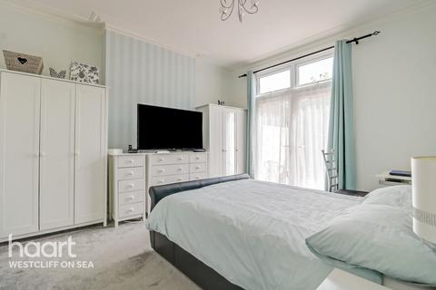 52 Cotswold Road, Westcliff-on-sea, SS0 8AB