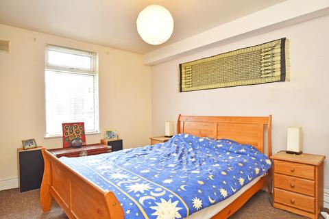 Flat 4, 17 Bower Road, Harrogate, HG1 1BE