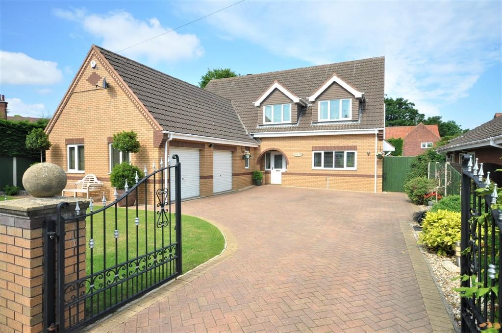 Bellwood Crescent, Thorne, Doncaster, DN8 5 bed detached house £435,000