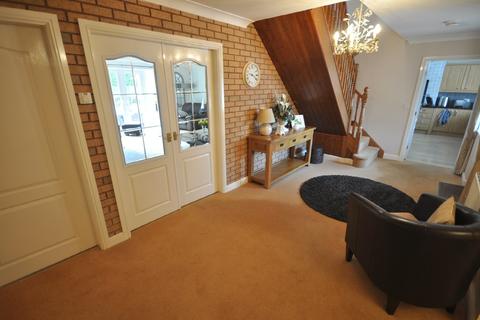 19 Bellwood Crescent, Thorne, Doncaster, DN8 4BA
