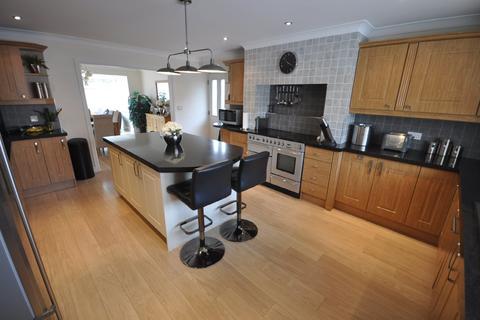 19 Bellwood Crescent, Thorne, Doncaster, DN8 4BA