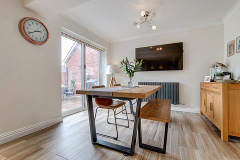8 Findon Close, Redditch, B97 6UG