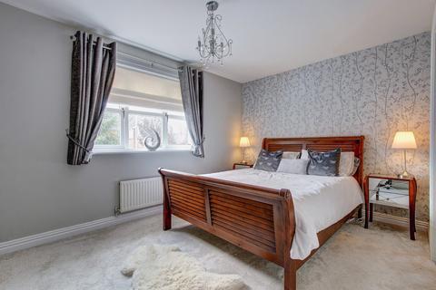 8 Findon Close, Redditch, B97 6UG