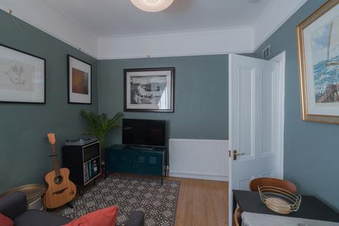 2 bedroom flat to rent, Granton Place, AB10