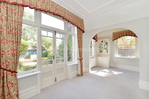27 Western Gardens, London, W5 3RS