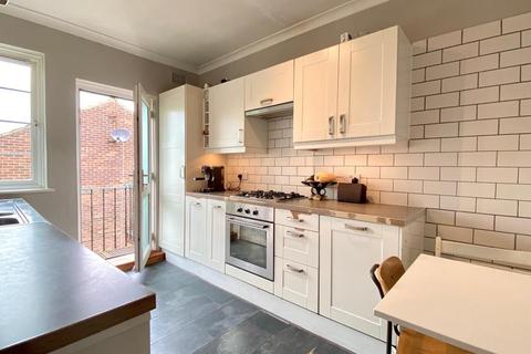15 Alma Close, London, N10 2NE