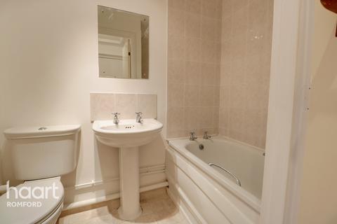 37 Rushdon Close, Romford, RM1 2RE