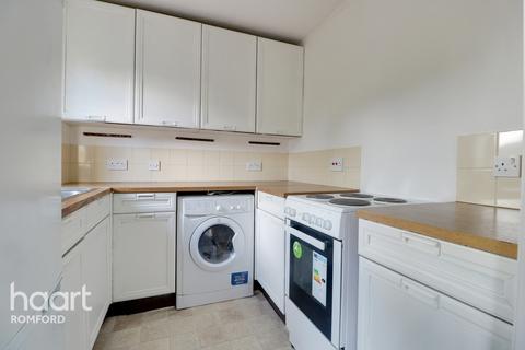 37 Rushdon Close, Romford, RM1 2RE