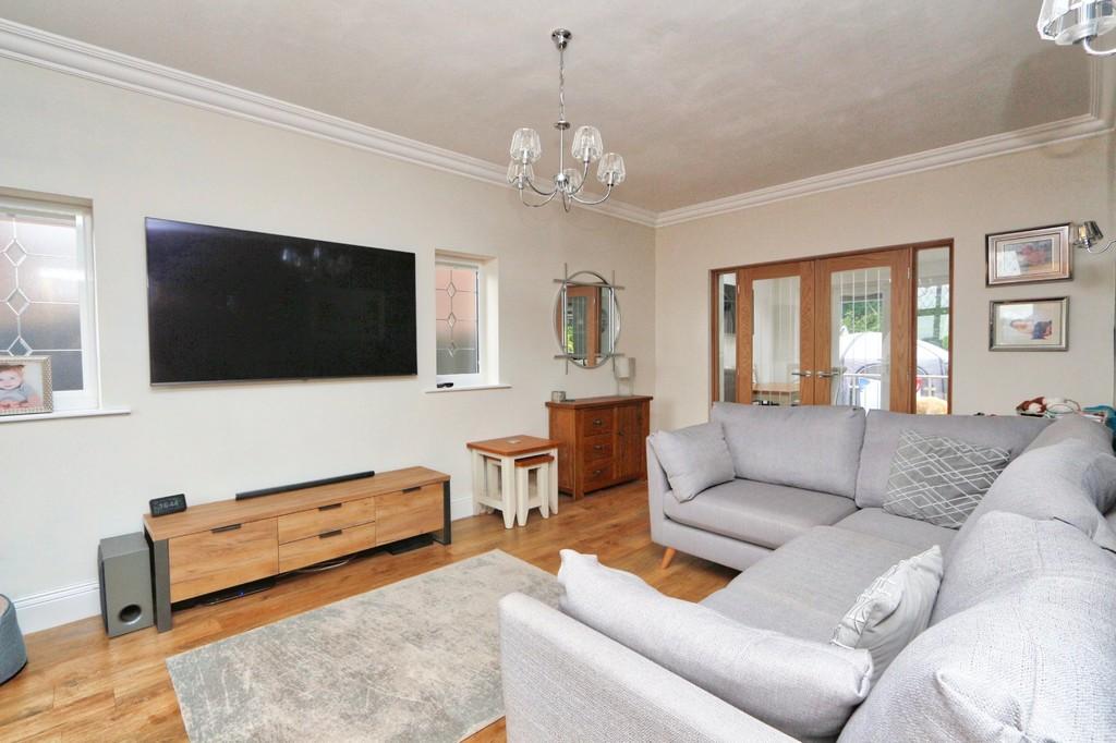 Springfield Lane, Irlam 3 bed detached house £375,000