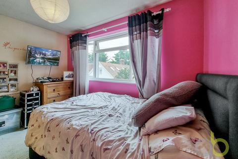5 Blackmore Close, Grays, RM17 6EB