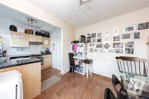 39 Rosslyn Avenue, Dagenham, RM8 1JP