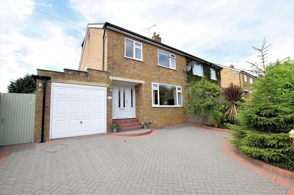 Meadow Drive, East Ayton, Scarborough 5 bed semidetached house £240,000