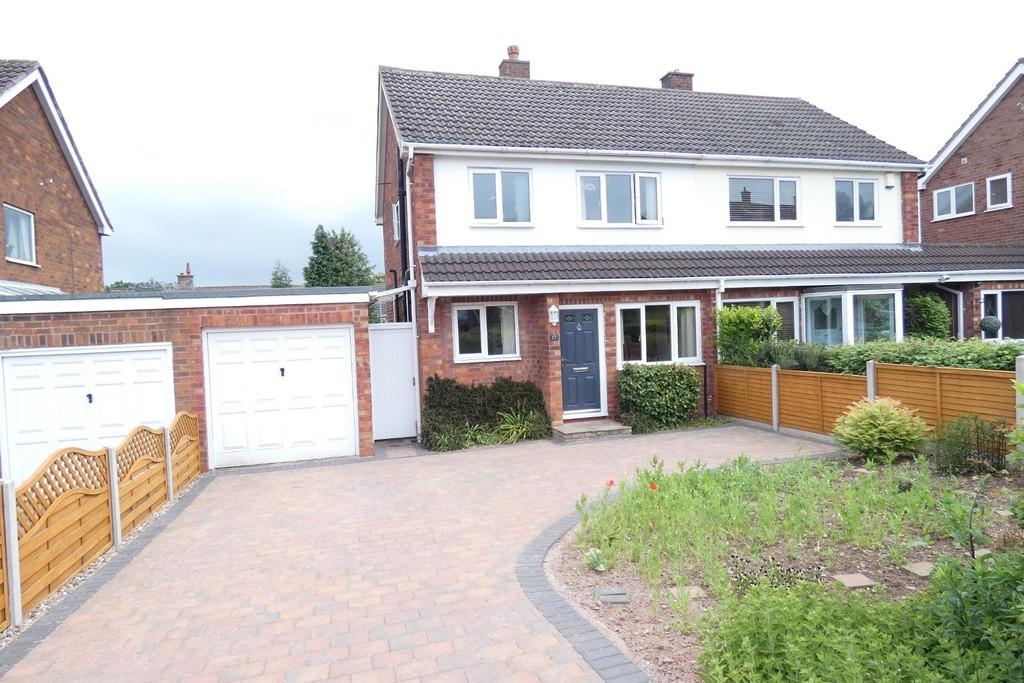 Kittoe Road, Four Oaks 2 bed semidetached house £310,000