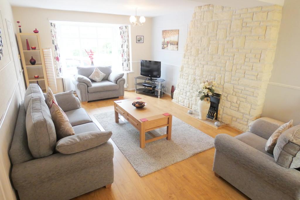 Gleneagles Drive, Great Barr, Birmingham 3 bed semidetached house £