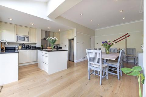 112 Alfriston Road, London, SW11 6NW