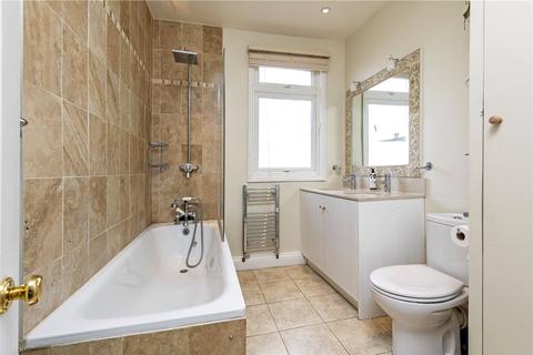 112 Alfriston Road, London, SW11 6NW