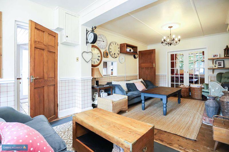 Sitting/Dining Room