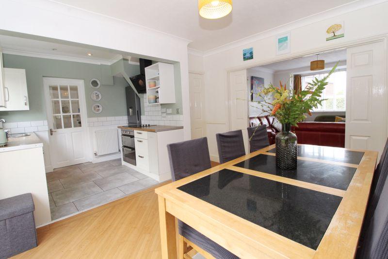 Cliveden Avenue, Aldridge, Walsall... 5 bed semidetached house £335,000