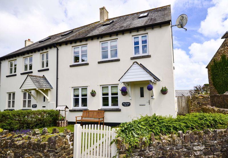 FERRYMANS VIEW HILLHEAD BRIXHAM 4 bed terraced house £379,950