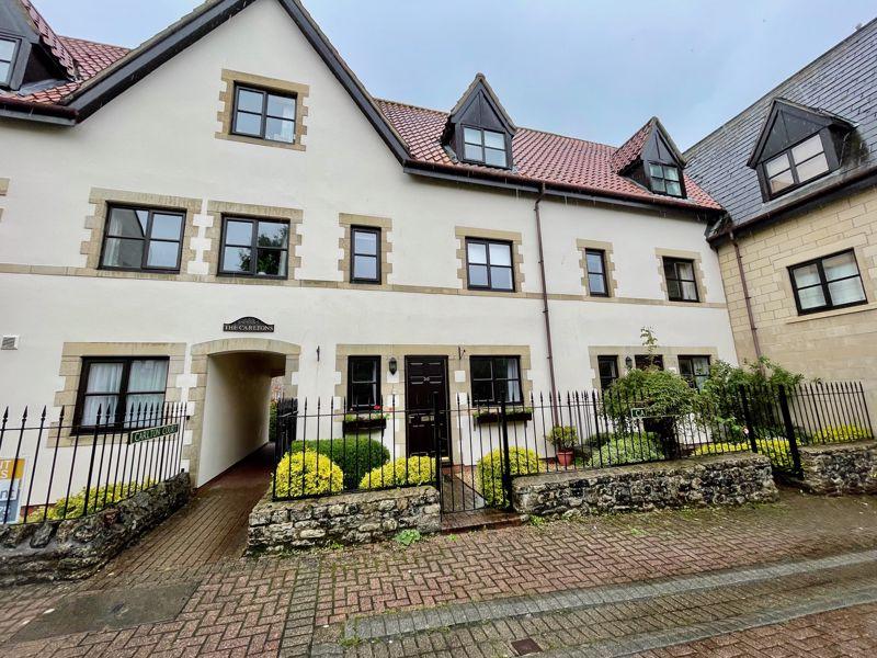 Carlton Mews, Wells 2 bed house £875 pcm (£202 pw)