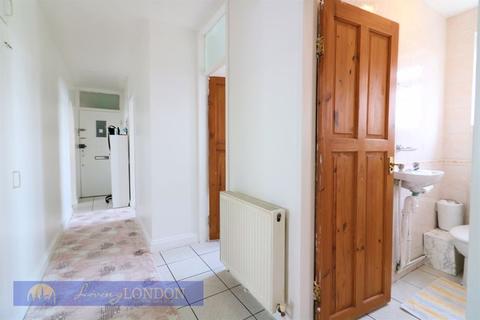 102 Mayfield Crescent, London, N9 7NJ