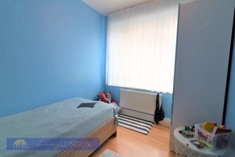 102 Mayfield Crescent, London, N9 7NJ