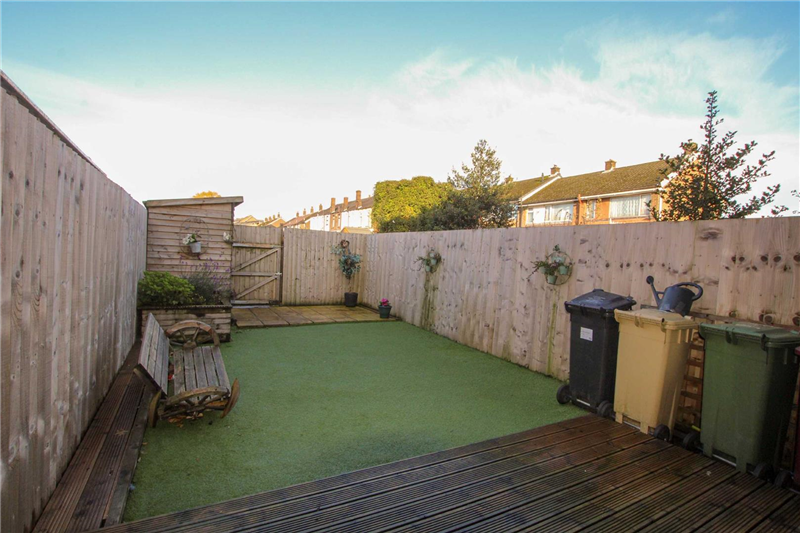 Ladyshore Road, Little Lever, Bolton... 2 bed terraced house £595 pcm