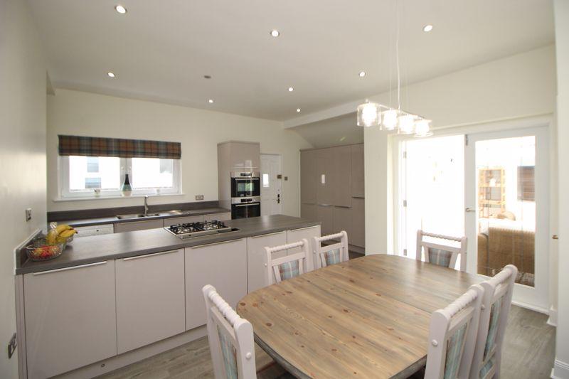 James Grove, Kirkcaldy 4 bed detached villa £285,000