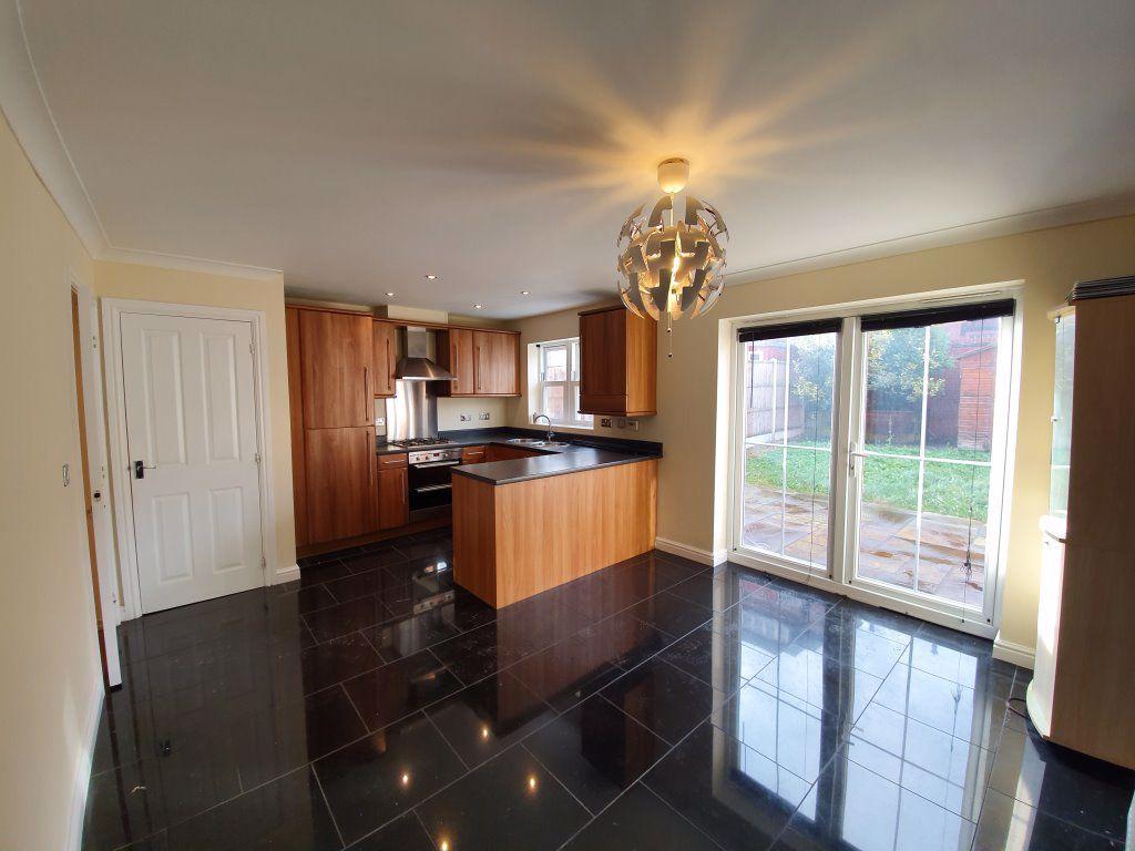 Holmfield Road, Blackpool, Lancashire 4 bed detached house £895 pcm