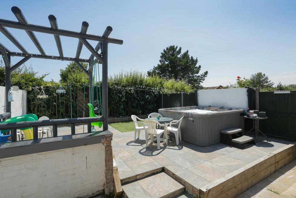 Perkins Avenue, Margate 3 bed semidetached house £299,995