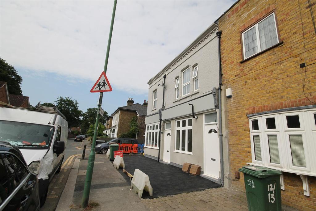 Mill Lane, Carshalton 1 bed flat £250,000